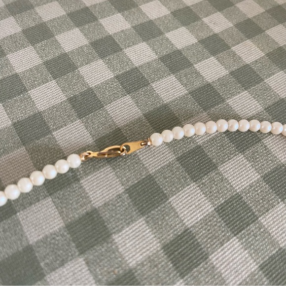 Fake pearl necklace - Picture 2 of 4